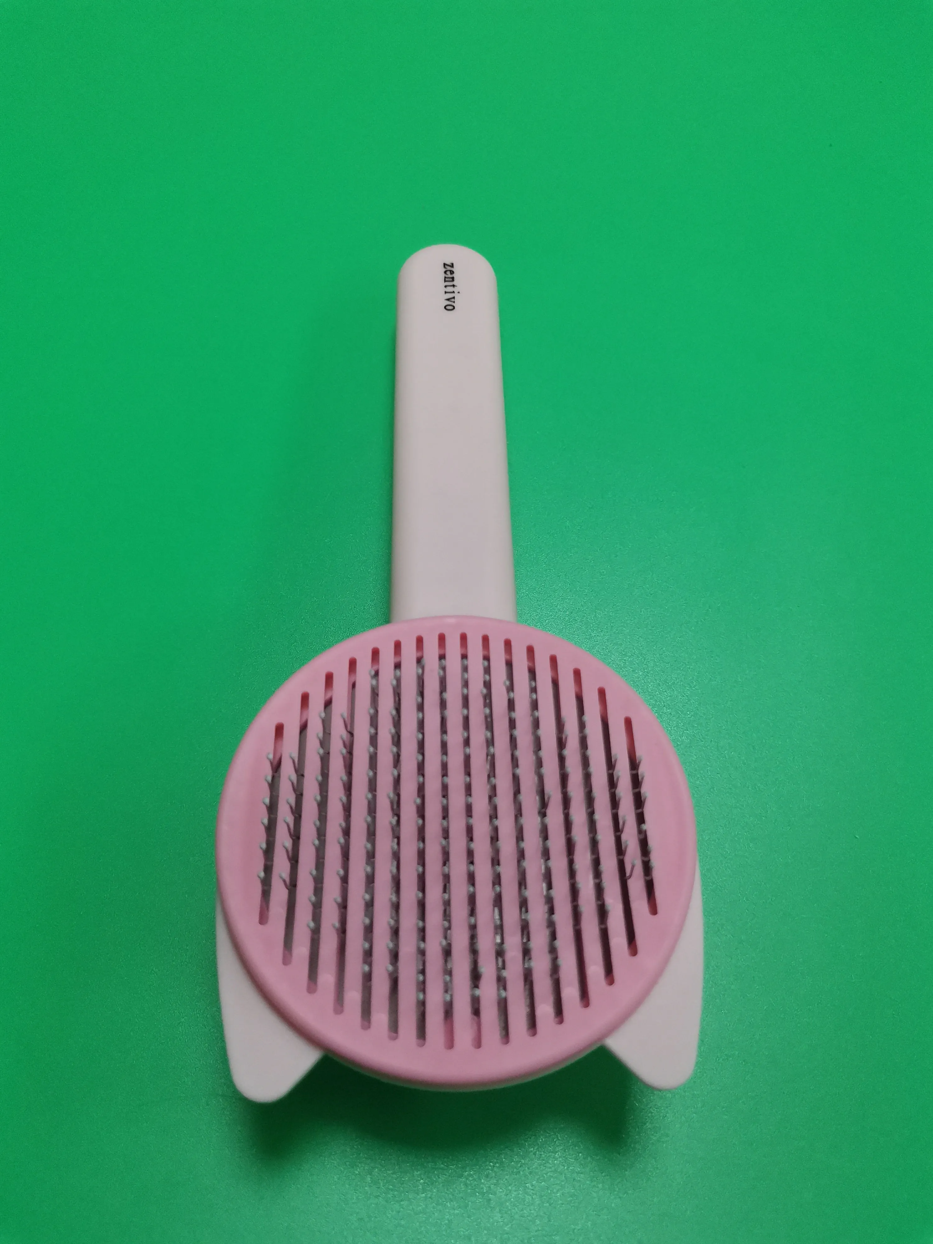 Zentivo Grooming tools for pets, namely, combs and brushes,Pet self-cleaning brush